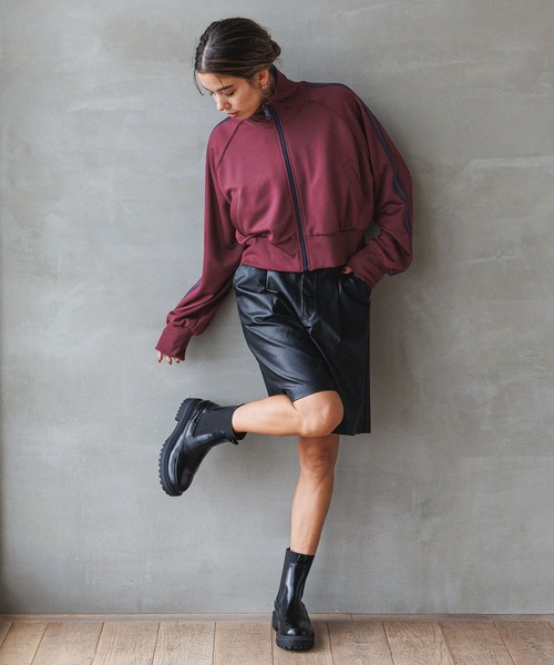 BAYFLOW（ベイフロー）の「エコレザーショートパンツ（その他パンツ・レディース・ブラック・MEDIUM/SMALL）」の2枚目の写真