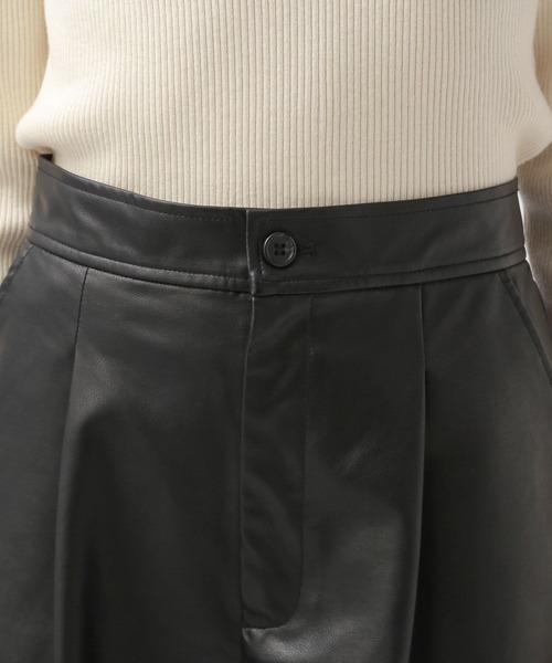 BAYFLOW（ベイフロー）の「エコレザーショートパンツ（その他パンツ・レディース・ブラック・MEDIUM/SMALL）」の11枚目の写真