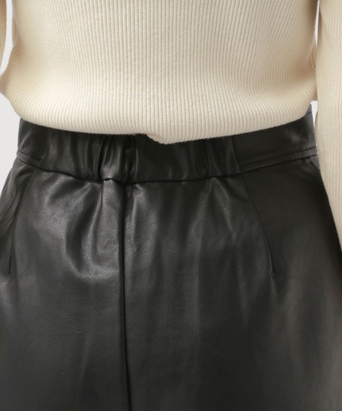 BAYFLOW（ベイフロー）の「エコレザーショートパンツ（その他パンツ・レディース・ブラック・MEDIUM/SMALL）」の12枚目の写真