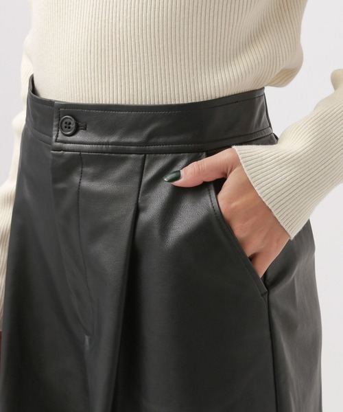 BAYFLOW（ベイフロー）の「エコレザーショートパンツ（その他パンツ・レディース・ブラック・MEDIUM/SMALL）」の13枚目の写真