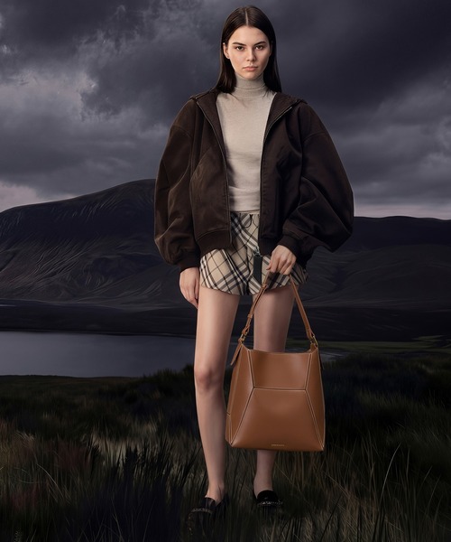 CHARLES & KEITH(チャールズ & キース)の「Nasrin ナスリン ジオメトリックトートバッグ(トートバッグ・レディース・ダークブラウン/マルチ/スミクロ/チョコ・L)」の5枚目の写真