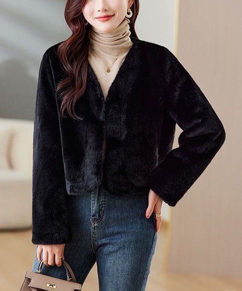 gossip!ロサンゼルス(ゴシップロサンゼルス)の「フェイクファー コート(ダウンジャケット/コート・レディース・ブラック/ベージュ/アイボリー/ホワイト/ダークグレー・M/L)」の13枚目の写真