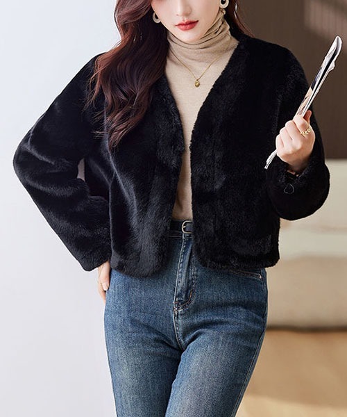 gossip!ロサンゼルス(ゴシップロサンゼルス)の「フェイクファー コート(ダウンジャケット/コート・レディース・ブラック/ベージュ/アイボリー/ホワイト/ダークグレー・M/L)」の12枚目の写真