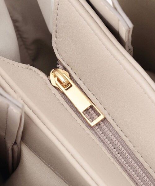 ANY SIS（エニィスィス）の「マルチポケットオフィストート バッグ（トートバッグ・レディース・ブラック系/ベージュ系・2）」の10枚目の写真