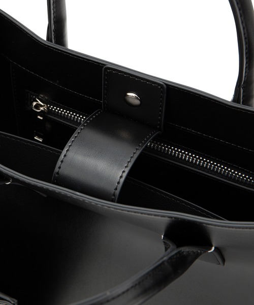 ADAM ET ROPE'（アダムエロペ）の「軽量スクエアトートバッグ（トートバッグ・レディース・ブラック/ベージュ・FREE）」の4枚目の写真