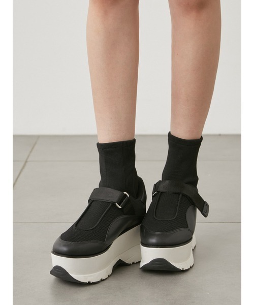 SNIDEL（スナイデル）の「ベルクロニットスニーカー（スニーカー・レディース・アイボリー/ブラック・SMALL/MEDIUM/LARGE）」の2枚目の写真