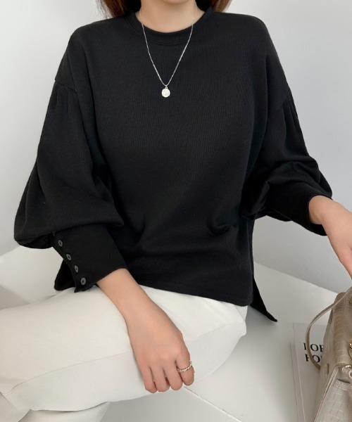 COCOMOMO(ココモモ)の「ロングカフス ボリュームスリーブトップス(Tシャツ/カットソー・レディース・ライトグレー/ベージュ/ダークグレー/ブラック・FREE)」の8枚目の写真