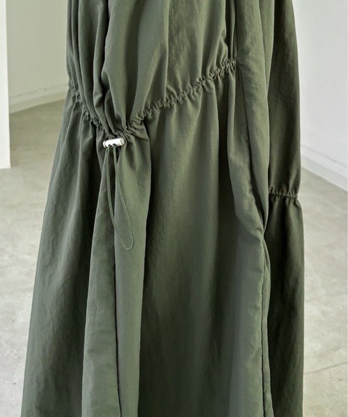 EPIMI E'PIMMY（エピミエピミー）の「ナイロンドロストティアードスカート（スカート・レディース・アイボリー/ブラック/カーキ・MEDIUM）」の11枚目の写真