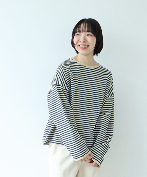 PAR ICI（パーリッシィ）の「ボーダー配色バインダー BIGカットソー（Tシャツ/カットソー・レディース・グリーン/サックスブルー/ピンク系その他/カーキ/ブラック/マスタード/イエロー/オレンジ/ライトブルー/ダークブラウン/グリーン系その他/ピンク系その他2・FREE）」の5枚目の写真