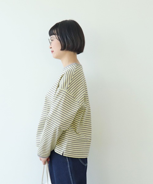 PAR ICI（パーリッシィ）の「ボーダー配色バインダー BIGカットソー（Tシャツ/カットソー・レディース・グリーン/サックスブルー/ピンク系その他/カーキ/ブラック/マスタード/イエロー/オレンジ/ライトブルー/ダークブラウン/グリーン系その他/ピンク系その他2・FREE）」の13枚目の写真