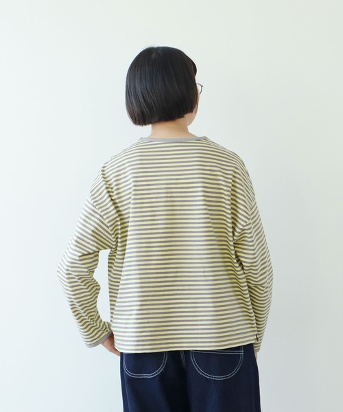 PAR ICI（パーリッシィ）の「ボーダー配色バインダー BIGカットソー（Tシャツ/カットソー・レディース・グリーン/サックスブルー/ピンク系その他/カーキ/ブラック/マスタード/イエロー/オレンジ/ライトブルー/ダークブラウン/グリーン系その他/ピンク系その他2・FREE）」の19枚目の写真