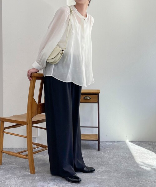 fredy emue（フレディエミュ）の「シアー前開きギャザースリーブブラウス（シャツ/ブラウス・レディース・オフホワイト/サックスブルー/ベビーピンク/ブラック・38）」の6枚目の写真