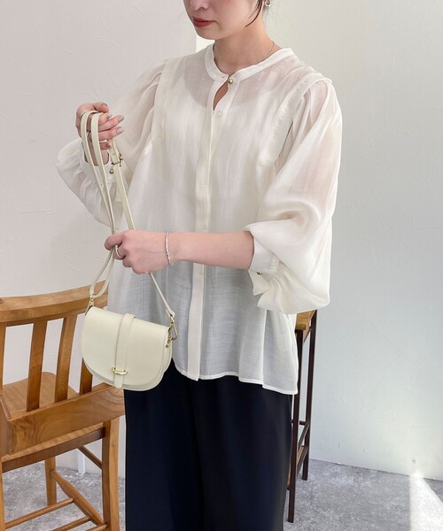 fredy emue（フレディエミュ）の「シアー前開きギャザースリーブブラウス（シャツ/ブラウス・レディース・オフホワイト/サックスブルー/ベビーピンク/ブラック・38）」の11枚目の写真