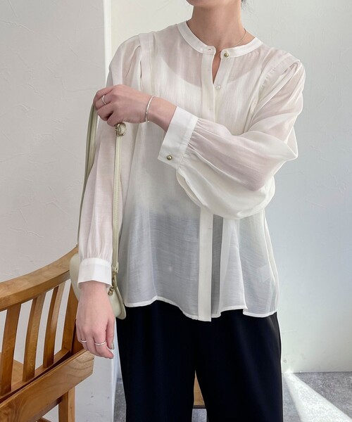 fredy emue（フレディエミュ）の「シアー前開きギャザースリーブブラウス（シャツ/ブラウス・レディース・オフホワイト/サックスブルー/ベビーピンク/ブラック・38）」の13枚目の写真