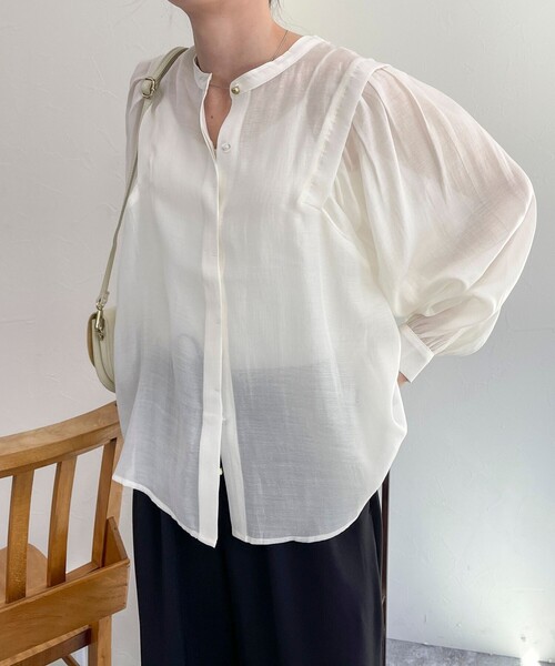 fredy emue（フレディエミュ）の「シアー前開きギャザースリーブブラウス（シャツ/ブラウス・レディース・オフホワイト/サックスブルー/ベビーピンク/ブラック・38）」の14枚目の写真