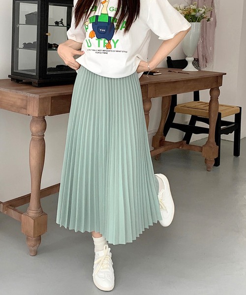 Dewlily(デューリリー)の「ロングプリーツスカート(スカート・レディース・パープル/ベージュ/ピンク/ブラウン/グリーン/アイボリー/ブラック/ライトピンク/ブルー・FREE)」の12枚目の写真
