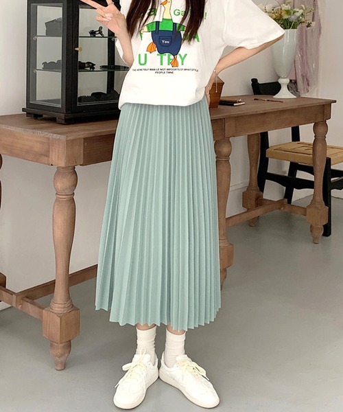 Dewlily(デューリリー)の「ロングプリーツスカート(スカート・レディース・パープル/ベージュ/ピンク/ブラウン/グリーン/アイボリー/ブラック/ライトピンク/ブルー・FREE)」の21枚目の写真
