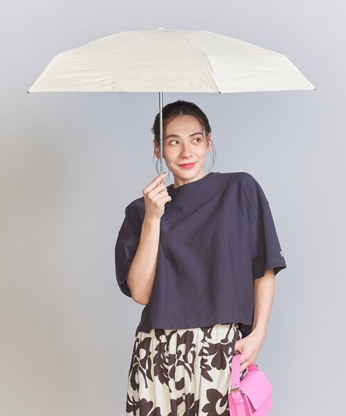 BEAUTY&YOUTH UNITED ARROWS（ビューティーアンドユースユナイテッドアローズ）の「UV プロテクション アンブレラ -晴雨兼用-（折りたたみ傘・レディース・ライトブルー/ブラック/ナチュラル・FREE）」の4枚目の写真