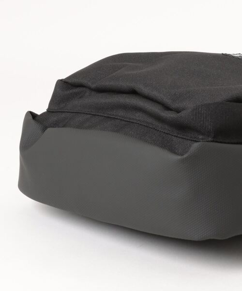 THRASHER（スラッシャー）の「【THRASHER】ショルダーバック（ショルダーバッグ・メンズ・ブラック/ベージュ・ONE SIZE）」の4枚目の写真