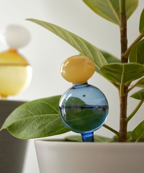 URBAN RESEARCH DOORS（アーバンリサーチドアーズ）の「shesay　ガラスのディスペンサーS（フラワーベース・レディース・ブルー/ピンク/イエロー・SMALL）」の2枚目の写真