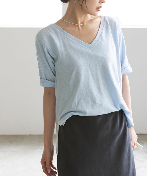 RITA（リタ）の「《NOBLE別注》RITA/リタ スラブVネックT（Tシャツ/カットソー・レディース・ブラック/サックスブルー/ホワイト/ベージュ・FREE）」の4枚目の写真