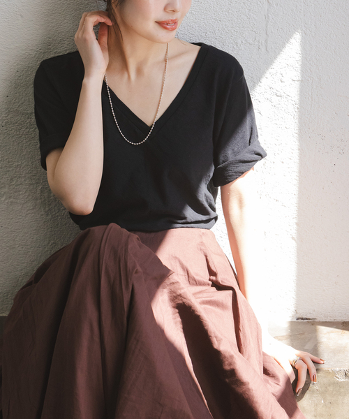 RITA（リタ）の「《NOBLE別注》RITA/リタ スラブVネックT（Tシャツ/カットソー・レディース・ブラック/サックスブルー/ホワイト/ベージュ・FREE）」の3枚目の写真