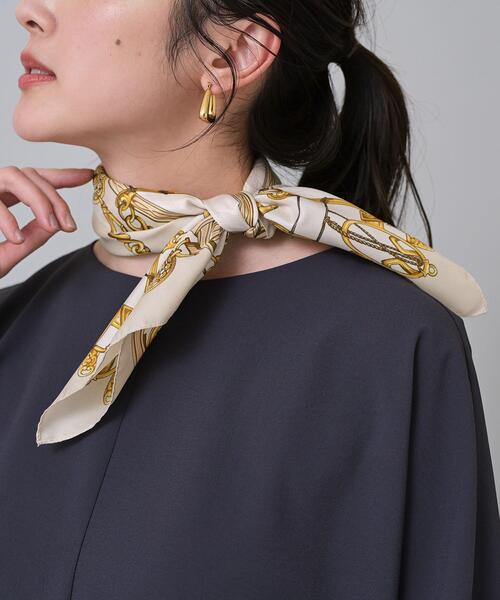 UNTITLED（アンタイトル）の「【手洗い／58cm正方形】ベルトプリントスカーフ（ストール/ショール・レディース・イエロー系4/ブルーグリーン/ピンク系1/ベージュ系その他7・99）」の11枚目の写真