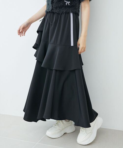 MAJESTIC LEGON（マジェスティックレゴン）の「ラインティアードスカート（スカート・レディース・アイボリー/ピンクベージュ/ブラック・SMALL/MEDIUM）」の2枚目の写真