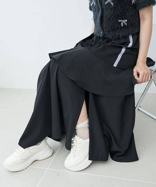 MAJESTIC LEGON（マジェスティックレゴン）の「ラインティアードスカート（スカート・レディース・アイボリー/ピンクベージュ/ブラック・SMALL/MEDIUM）」の7枚目の写真