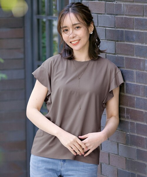 Tiaclasse(ティアクラッセ)の「フリル袖ポンチプルオーバー(Tシャツ/カットソー・レディース・グリーン/モカ/オフホワイト/ブルー/ブラック・M/L)」の9枚目の写真