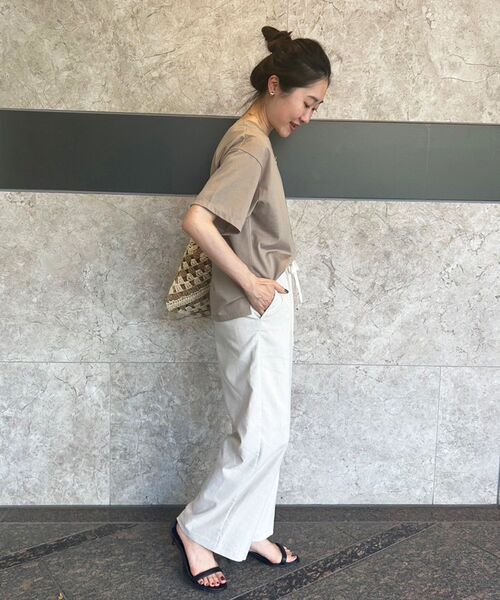 le.coeur blanc（ルクールブラン）の「アサレチックイージーワイドパンツⅡ（その他パンツ・レディース・カーキブラウン/ネイビー/サンドベージュ/ミント・36/38）」の9枚目の写真