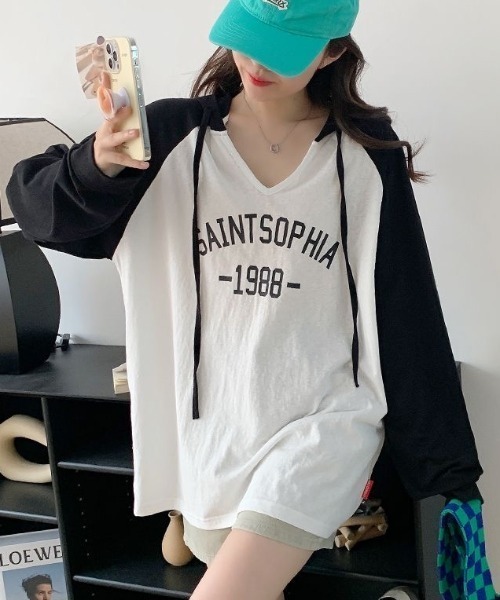 SHEENA(シーナ)の「ロゴプリントラグランフードロンT(Tシャツ/カットソー・レディース・ホワイト×ブラック・M)」の2枚目の写真