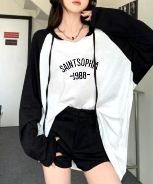 SHEENA(シーナ)の「ロゴプリントラグランフードロンT(Tシャツ/カットソー・レディース・ホワイト×ブラック・M)」の13枚目の写真