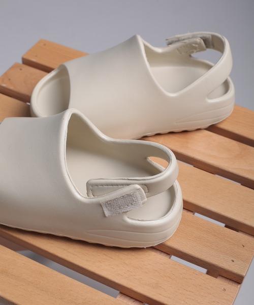 shoes365(シューズスリーシックスファイヴ)の「【shoes365】マジックテープ 防滑 子供サンダル (SS)(サンダル・レディース・オフホワイト/ブラック/グリーン/イエロー・130/140/150/160)」の16枚目の写真