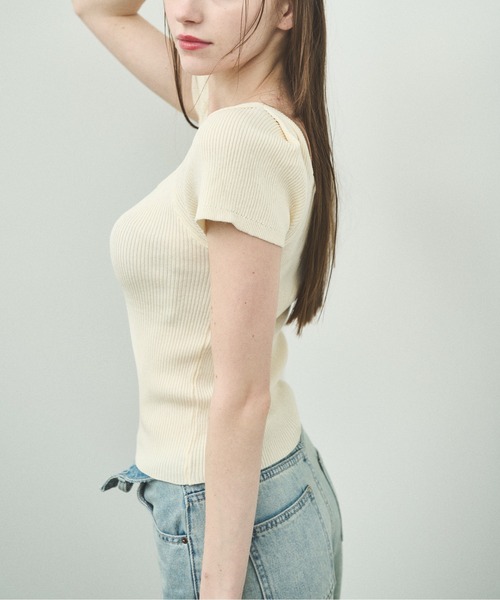 MOCOA'S（モコアズ）の「ラウンドネックリブニットトップス（Tシャツ/カットソー・レディース・ナチュラル/ブラック・FREE）」の21枚目の写真