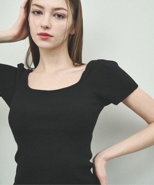 MOCOA'S（モコアズ）の「ラウンドネックリブニットトップス（Tシャツ/カットソー・レディース・ナチュラル/ブラック・FREE）」の6枚目の写真