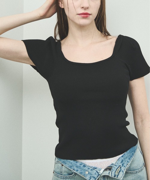 MOCOA'S（モコアズ）の「ラウンドネックリブニットトップス（Tシャツ/カットソー・レディース・ナチュラル/ブラック・FREE）」の5枚目の写真