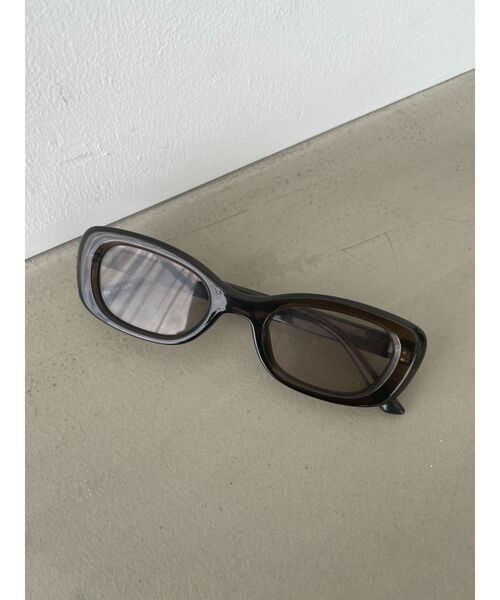 EMODA（エモダ）の「スクエアプランプアイウェア（サングラス・レディース・ブラウン/ブラック・FREE）」の2枚目の写真