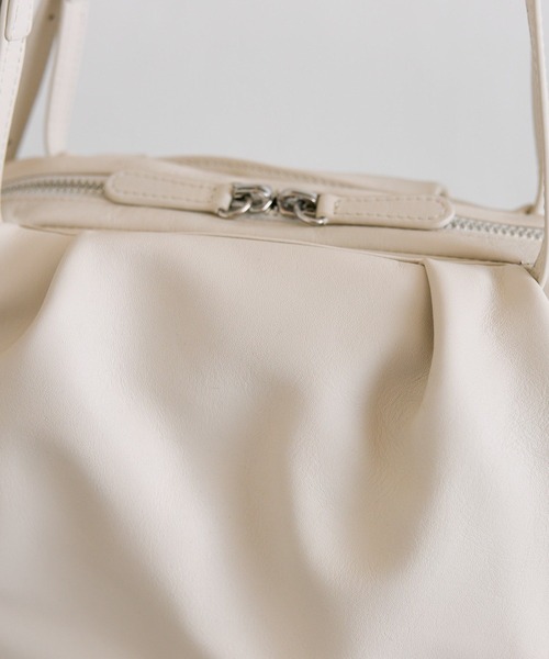 【新品未使用】ear PAPILLONNER コロンボストン アイボリー ear PAPILLONNER 本革430g コロンボストンバッグ アイボリー - メルカリ