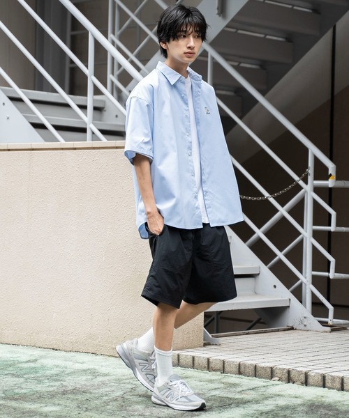 WEGO（ウィゴー）の「WEGO/イージーケアオックスフォードワンポイントシャツ（シャツ/ブラウス・メンズ・ホワイト/ベージュ/サックスブルー・SMALL/LARGE/MEDIUM）」の6枚目の写真