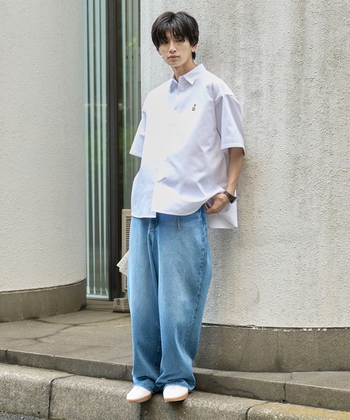 WEGO（ウィゴー）の「WEGO/イージーケアオックスフォードワンポイントシャツ（シャツ/ブラウス・メンズ・ホワイト/ベージュ/サックスブルー・SMALL/LARGE/MEDIUM）」の4枚目の写真