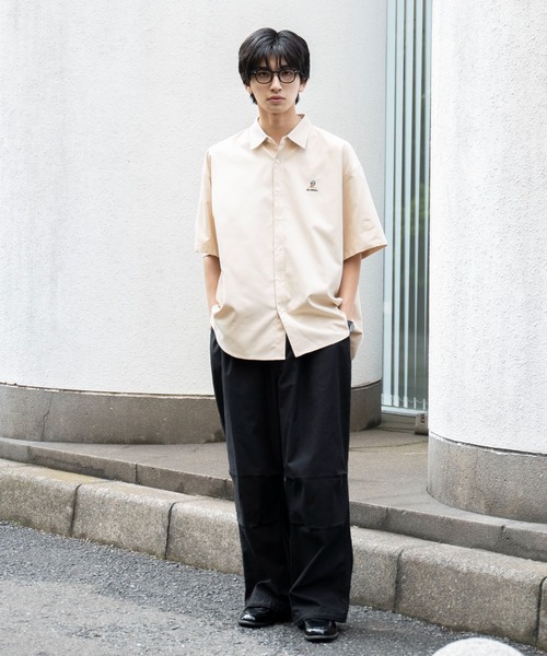 WEGO（ウィゴー）の「WEGO/イージーケアオックスフォードワンポイントシャツ（シャツ/ブラウス・メンズ・ホワイト/ベージュ/サックスブルー・SMALL/LARGE/MEDIUM）」の17枚目の写真