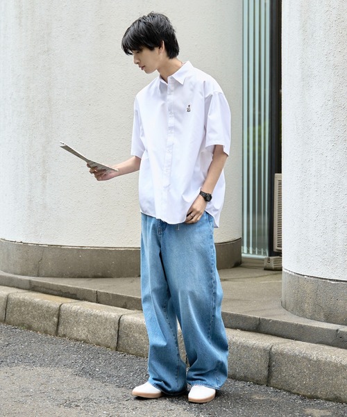 WEGO（ウィゴー）の「WEGO/イージーケアオックスフォードワンポイントシャツ（シャツ/ブラウス・メンズ・ホワイト/ベージュ/サックスブルー・SMALL/LARGE/MEDIUM）」の13枚目の写真