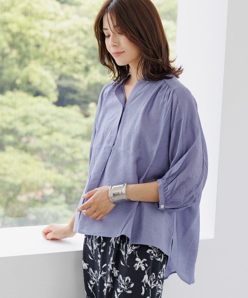 Elura（エルーラ）の「セミシアスキッパーブラウス/116631（シャツ/ブラウス・レディース・ライトイエロー/グレイッシュベージュ/オフホワイト/ネイビー/グリーン/ライトブルー・MEDIUM/LARGE/SMALL）」の5枚目の写真