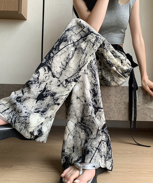 Miniministore(ミニミニストア)の「総柄ワイドパンツレディースウエストリボン(その他パンツ・レディース・グリーン/アイボリー/ブラック・FREE)」の2枚目の写真