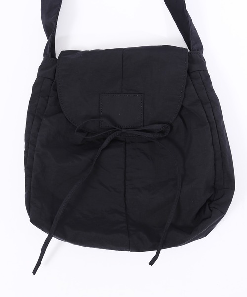 WC（ダブル シー）の「リボンパテッドフラップショルダー（ショルダーバッグ・レディース・アイボリー/ブラック・FREE）」の15枚目の写真