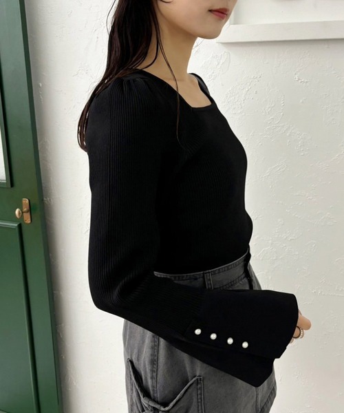 one after another NICE CLAUP(ワンアフターアナザーナイスクラップ)の「【WEB限定商品】パールボタンベルスリーブニット(ニット/セーター・レディース・グレー/ブラック/アイボリー/ピンク/ベージュ/ネイビー・FREE)」の19枚目の写真