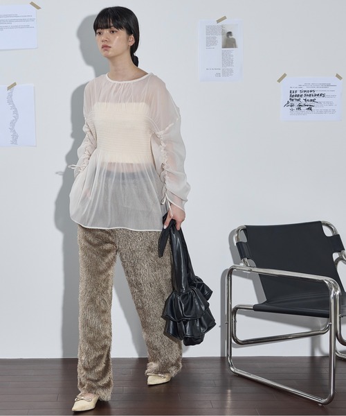 THE YOn(ザヨン)の「シャーリングデザインドロストスリーブシアーブラウス(シャツ/ブラウス・レディース・ブラック/アイボリー/ボルドー・FREE)」の8枚目の写真