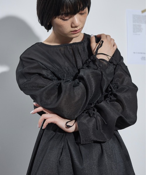 THE YOn(ザヨン)の「シャーリングデザインドロストスリーブシアーブラウス(シャツ/ブラウス・レディース・ブラック/アイボリー/ボルドー・FREE)」の20枚目の写真