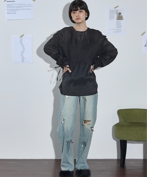 THE YOn(ザヨン)の「シャーリングデザインドロストスリーブシアーブラウス(シャツ/ブラウス・レディース・ブラック/アイボリー/ボルドー・FREE)」の18枚目の写真